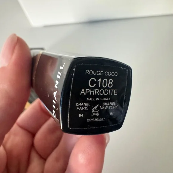 Chanel Rouge Coco Lipstick - Black and White - Picture 3 of 5